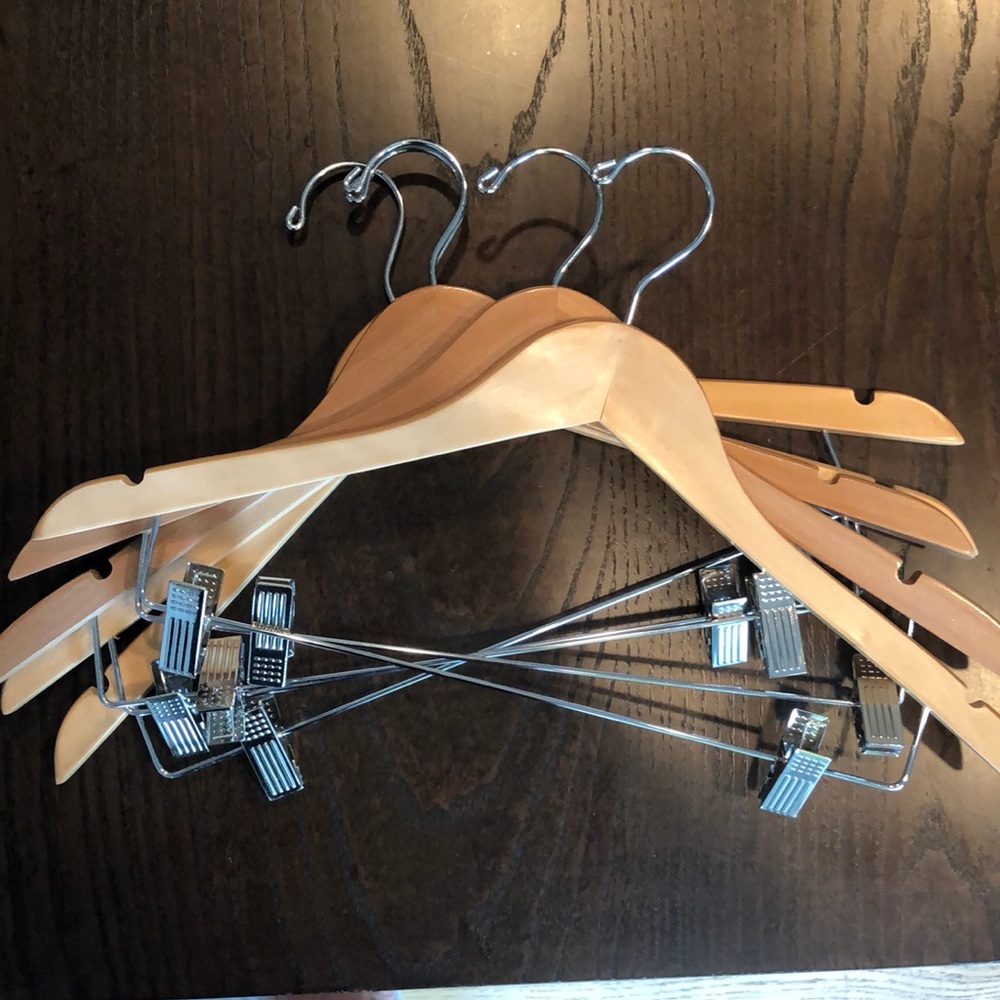 Set of 5 wood clip hangers